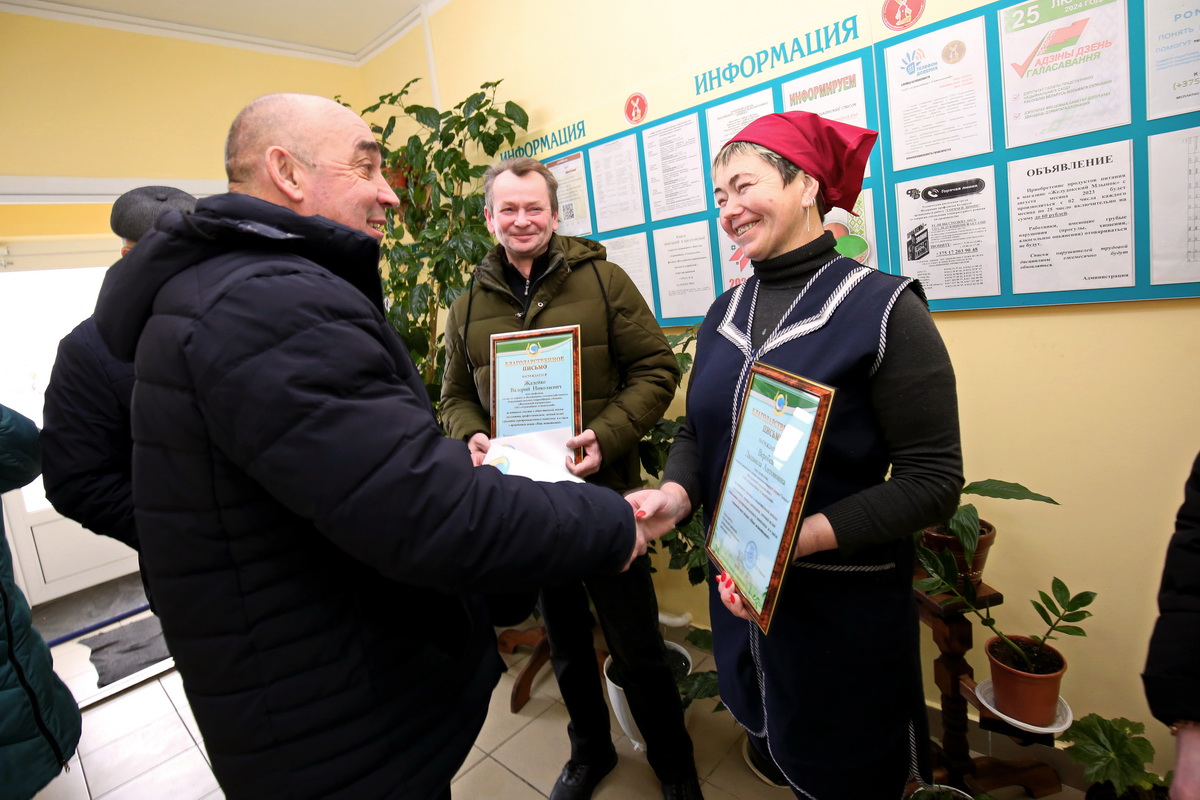 Пишем в первой строке